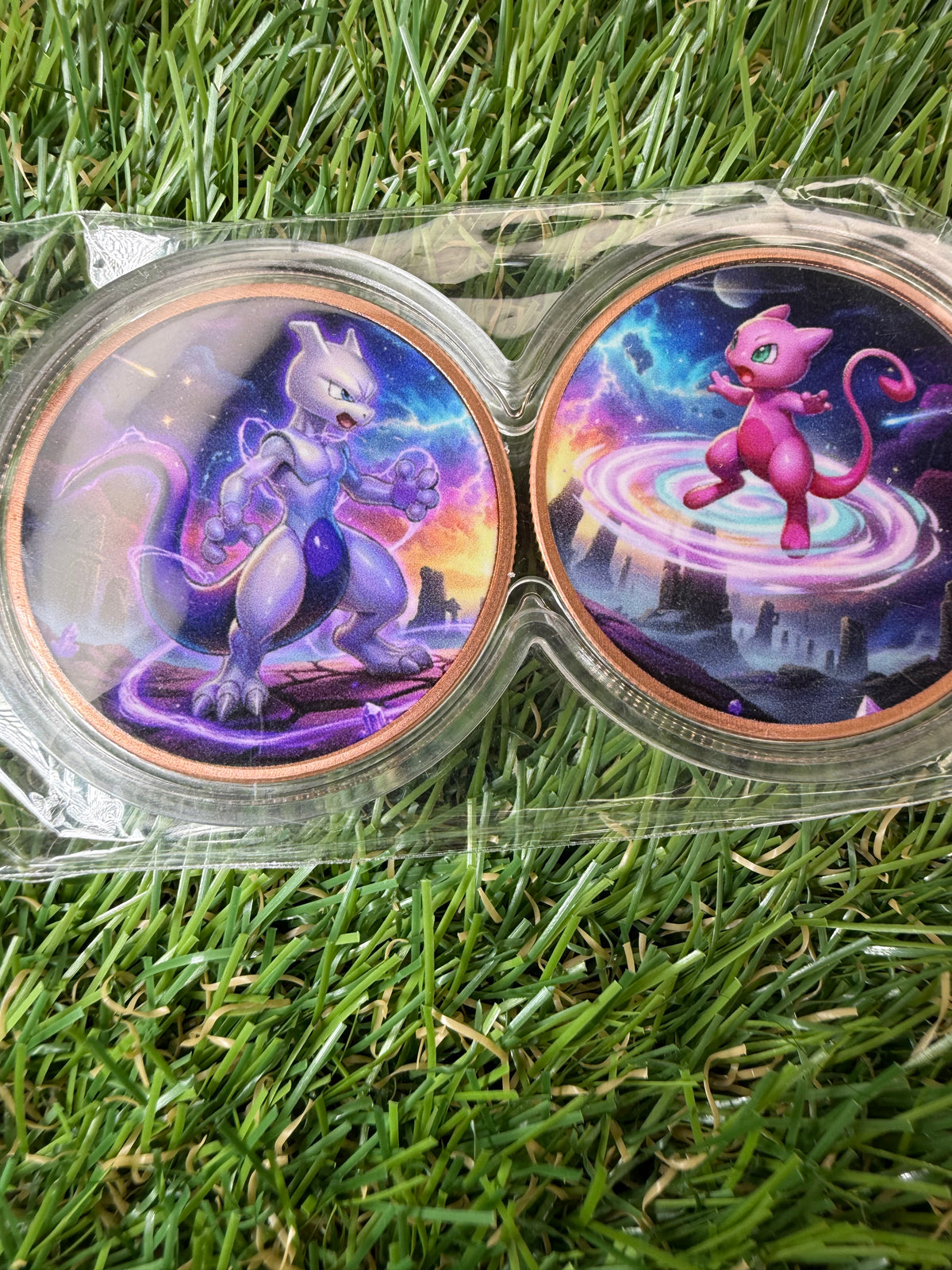 Pokémon Mewtwo vs Mew .999 Fine Copper Coins In Infinity Capsule | Duel Battle Series