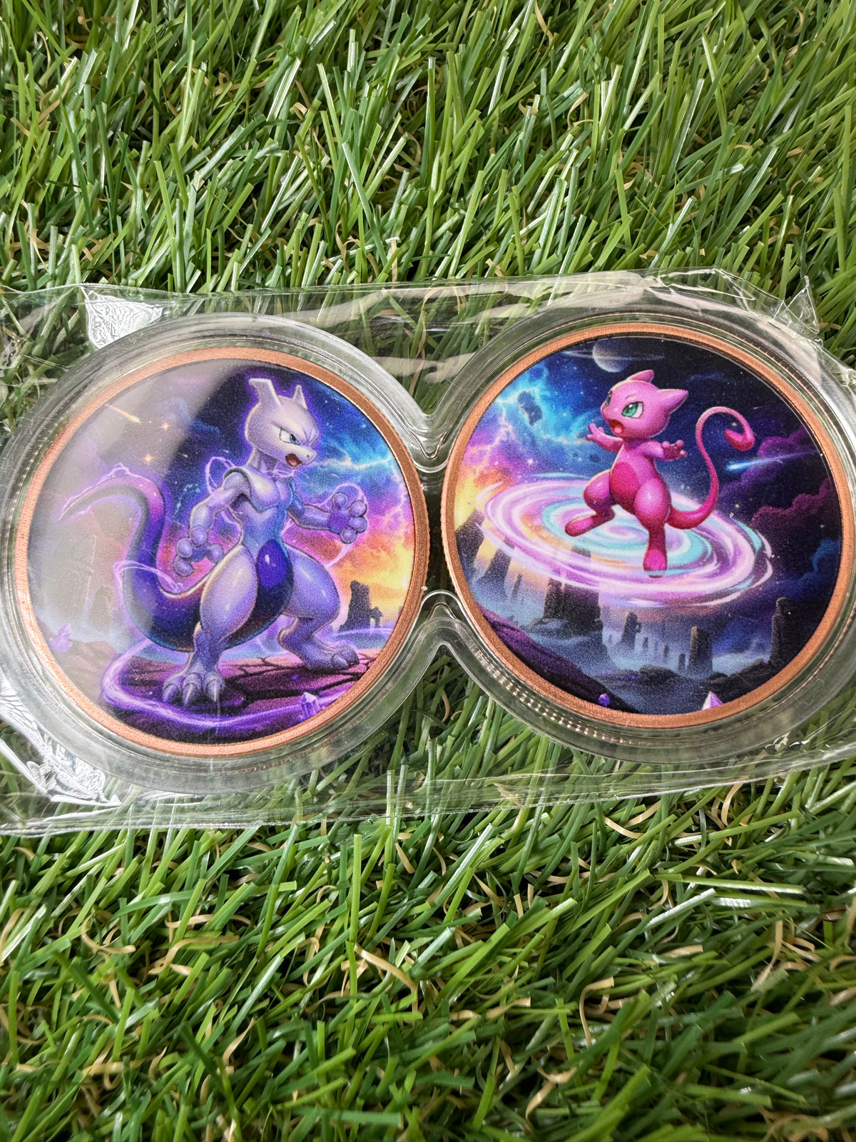 Pokémon Mewtwo vs Mew .999 Fine Copper Coins In Infinity Capsule | Duel Battle Series