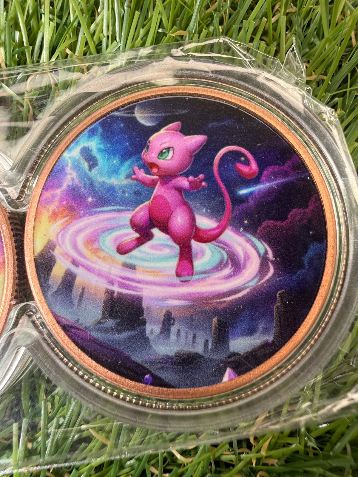 Pokémon Mewtwo vs Mew .999 Fine Copper Coins In Infinity Capsule | Duel Battle Series