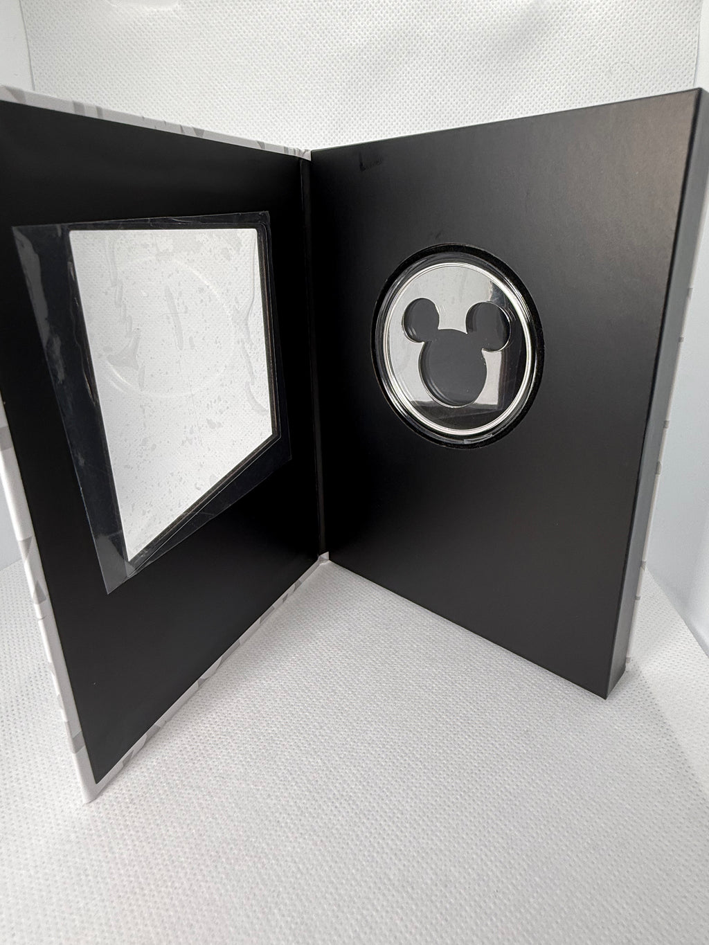 Agoro Mickey Mouse Iconic Silhouettes 1/2 Troy Oz Fine 999 Silver Coin in Presentation Box