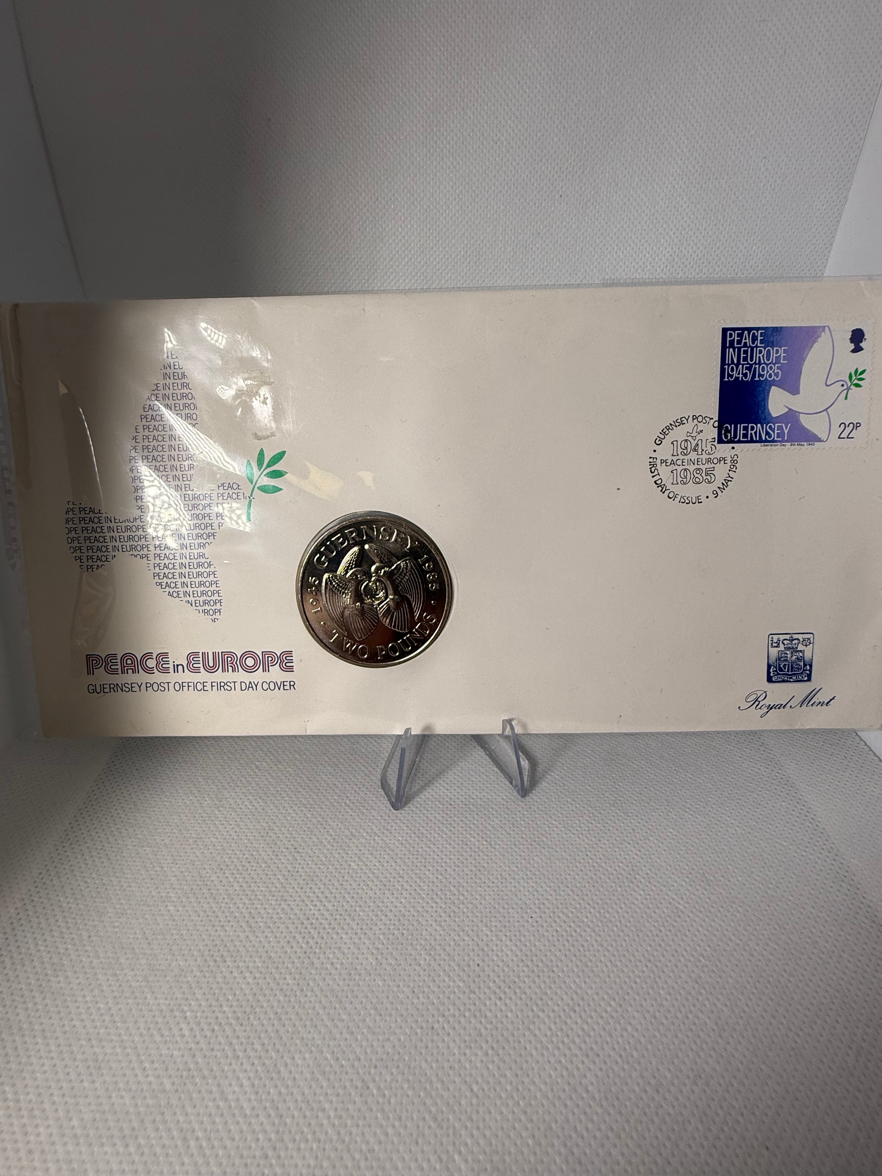 Peace in Europe Guernsey Two Pound Coin BUNC in First Day Cover PNC Presentation set