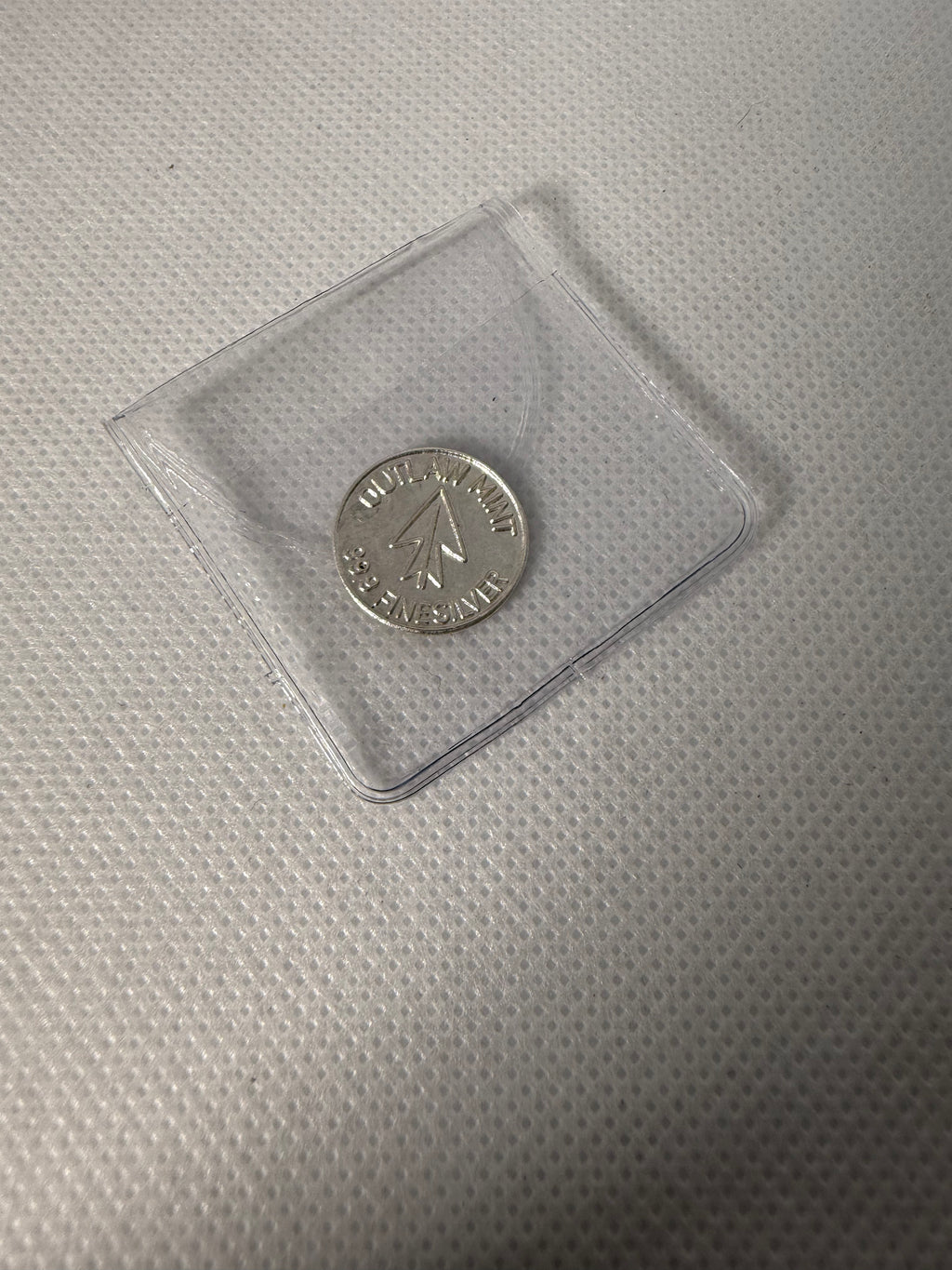 Outlaw Mint 1 gram Fine 999 Silver Round Bullion in Flip
