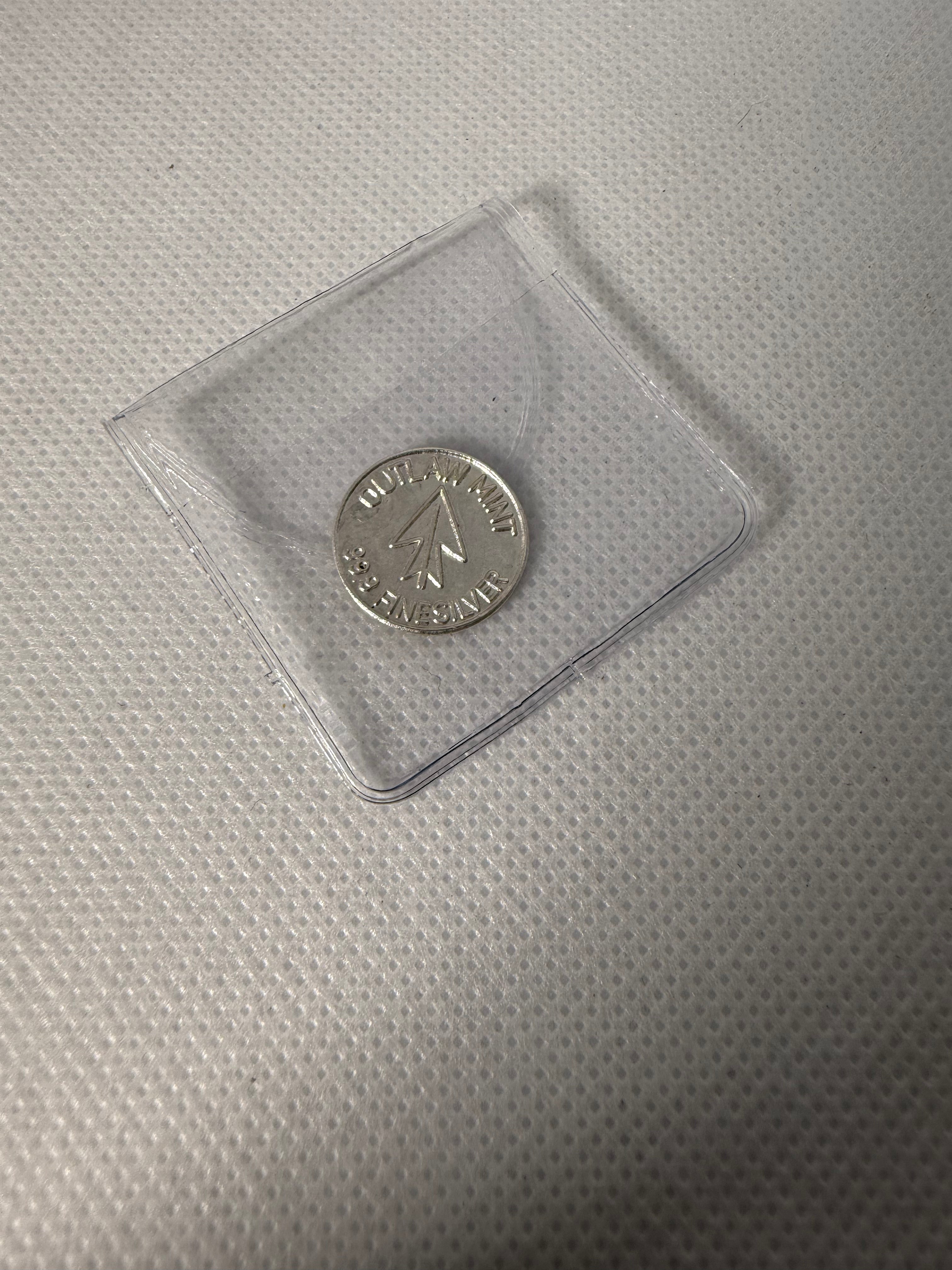 Outlaw Mint 1 gram Fine 999 Silver Round Bullion in Flip