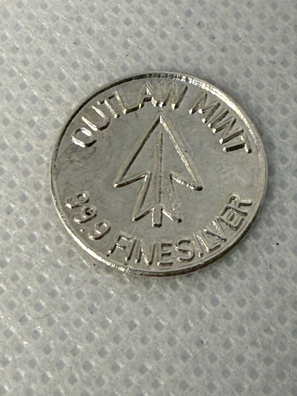 Outlaw Mint 1 gram Fine 999 Silver Round Bullion in Flip