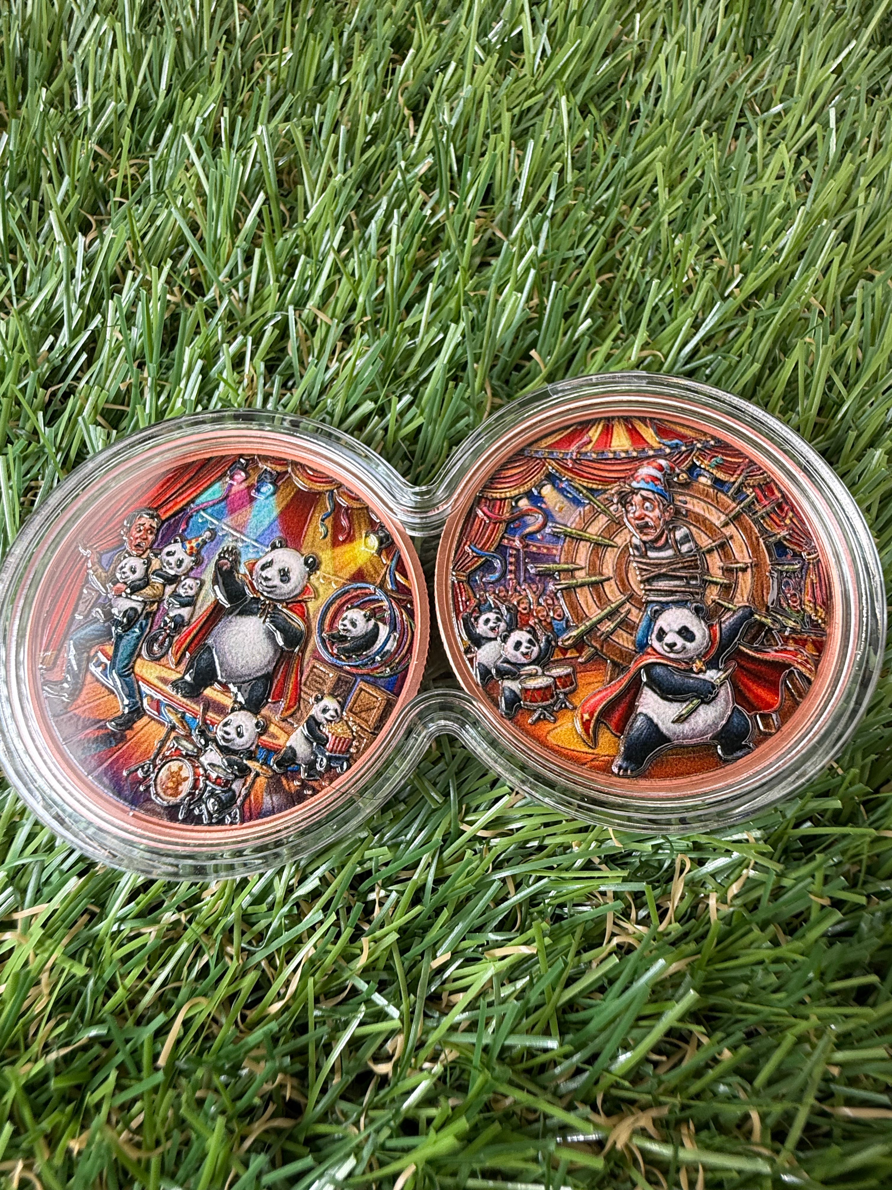 Panda Circus 2 x 1 oz fine 999 Copper Rounds in infinity Capsule